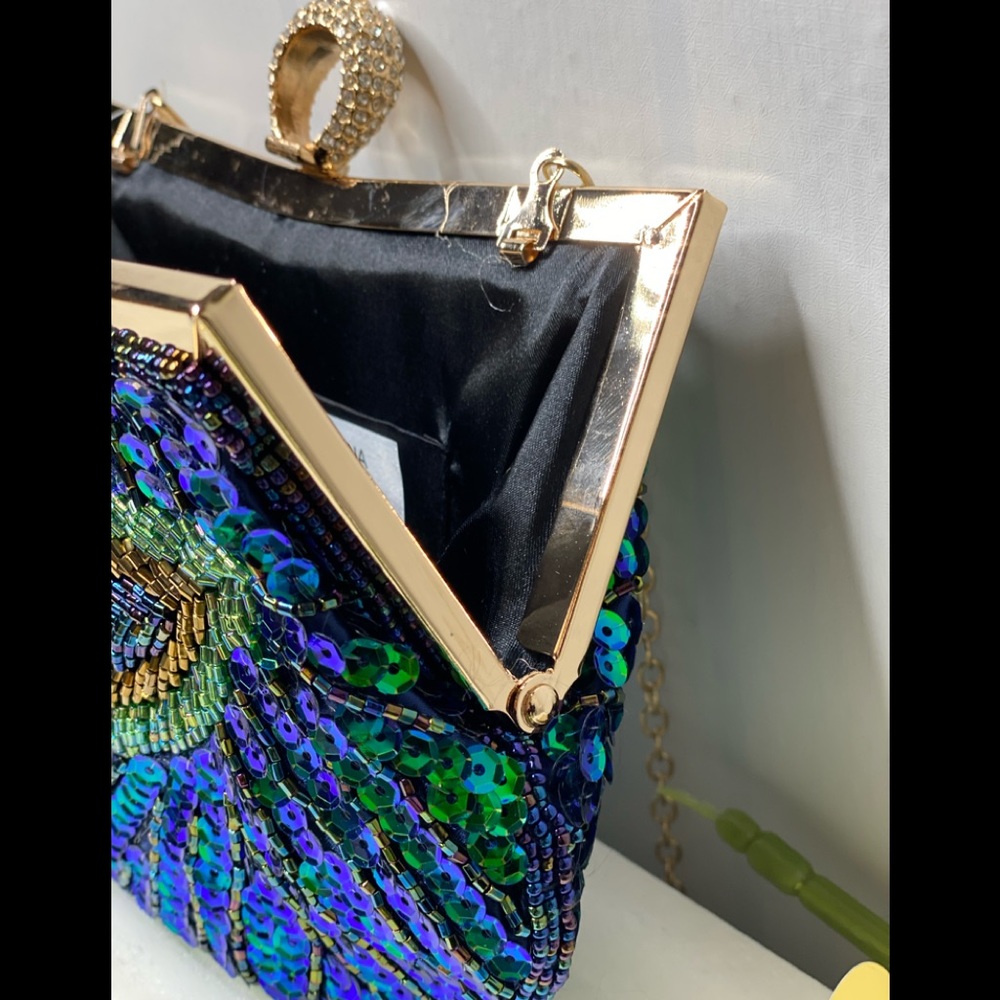 Sequin Peacocks  Clutch - Picture 5 of 6